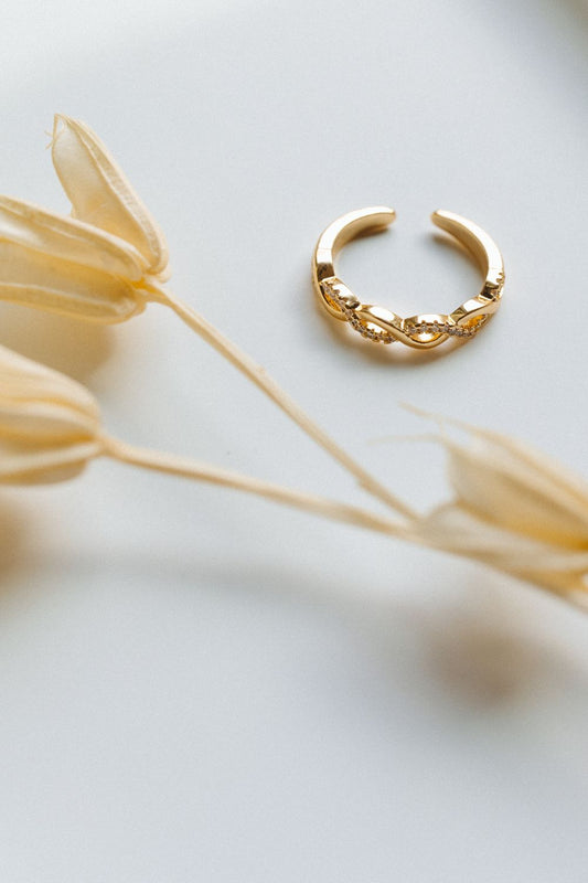 Gold/Diamond Twist Ring