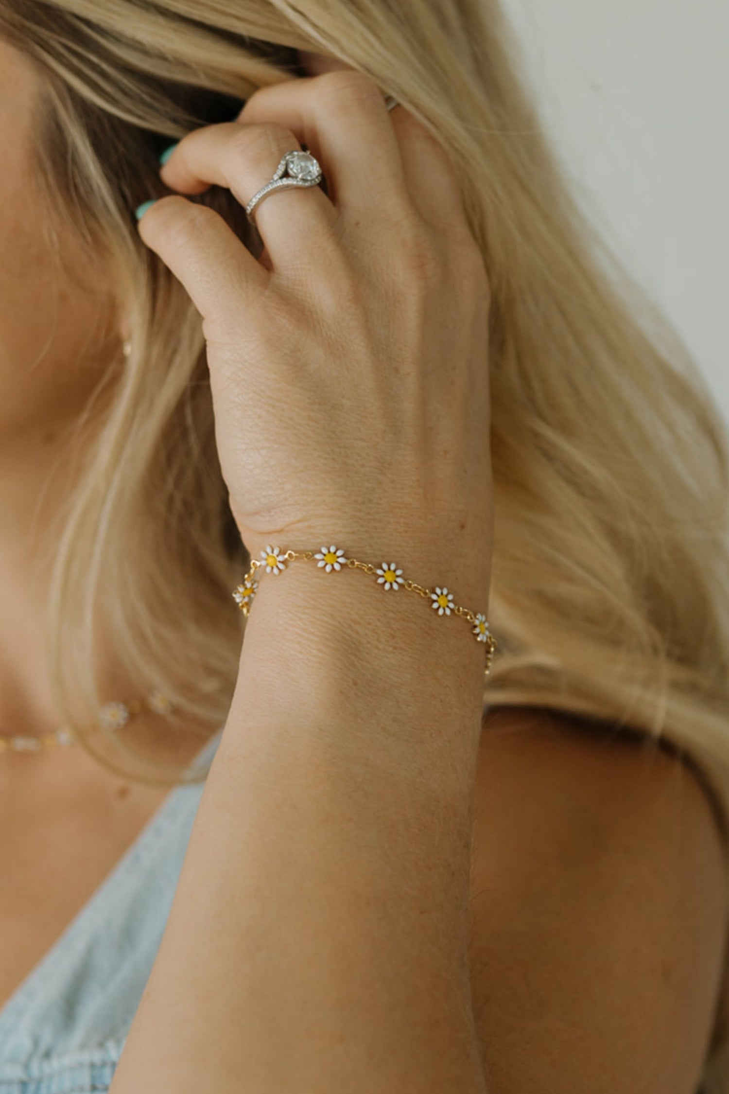 White Daisy Chain Bracelet