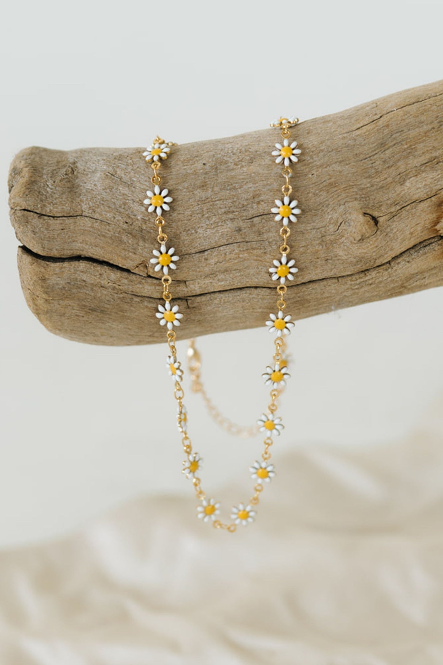 White Daisy Chain Necklace